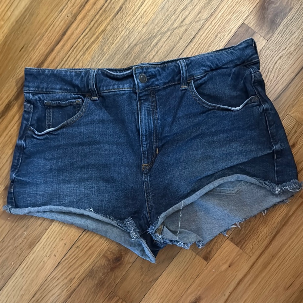 Guess Blue Jean dark blue was denim cut off cheeky Shorts Frayed Hem size 32